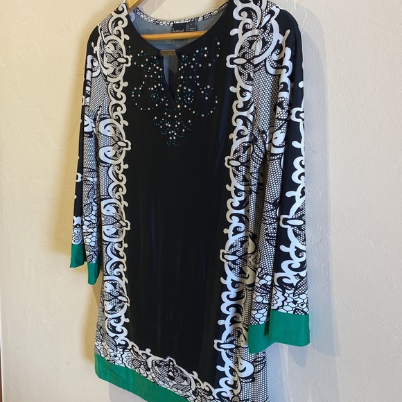 3/$15 La vanya- 3/4 Sleeve Top, S - Picture 5 of 12